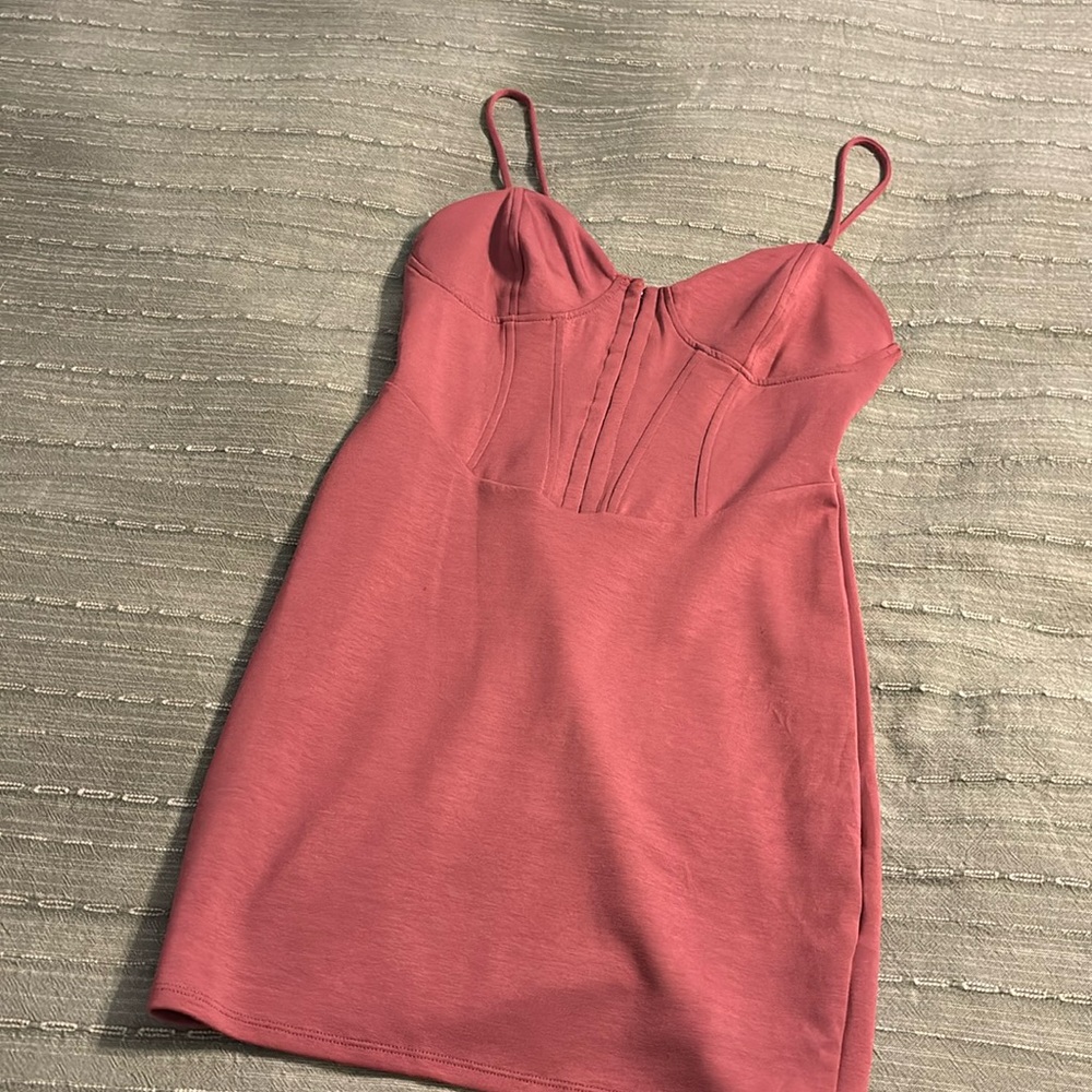 Size small, dusty pink short dress